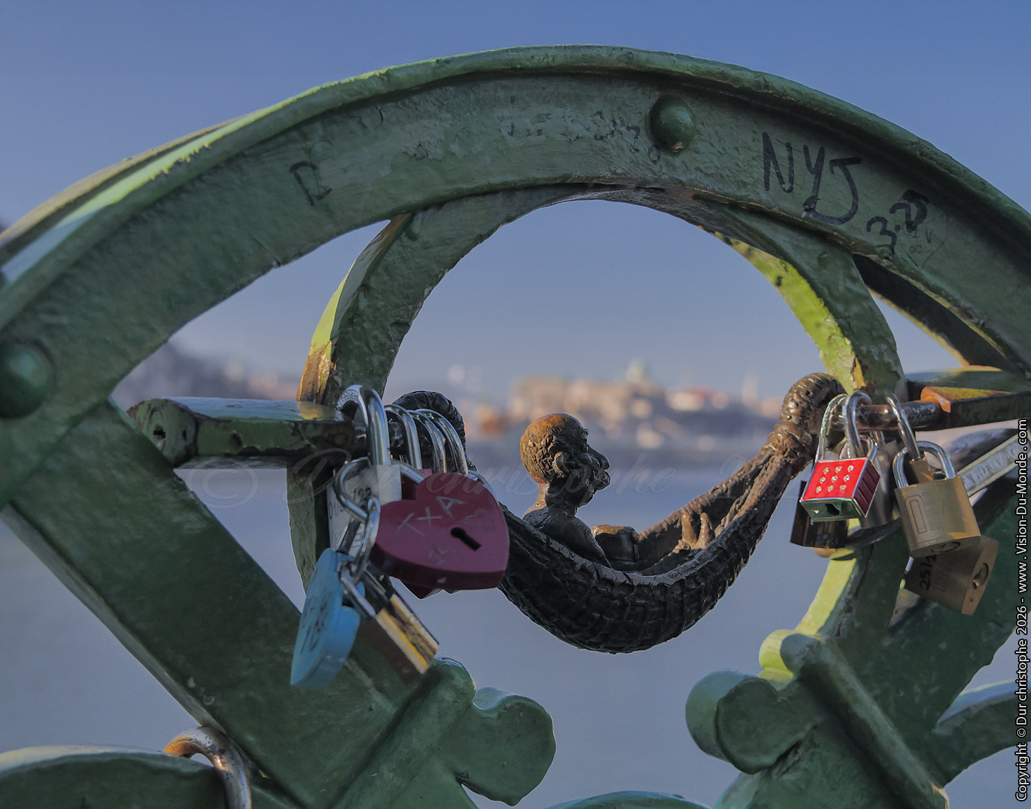 Le dormeur -Pont de la liberté - Budapest - 2025