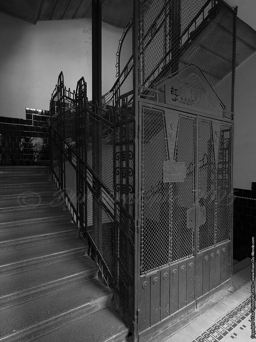 La cage d'ascenseur - Budapest - 2025