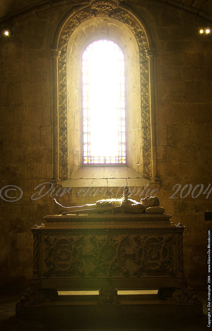 La tombe - Mosteiro dos Jeronimos - quartier Belem - Lisbonne - 2004