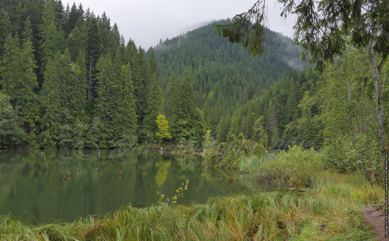 Le lac rouge
