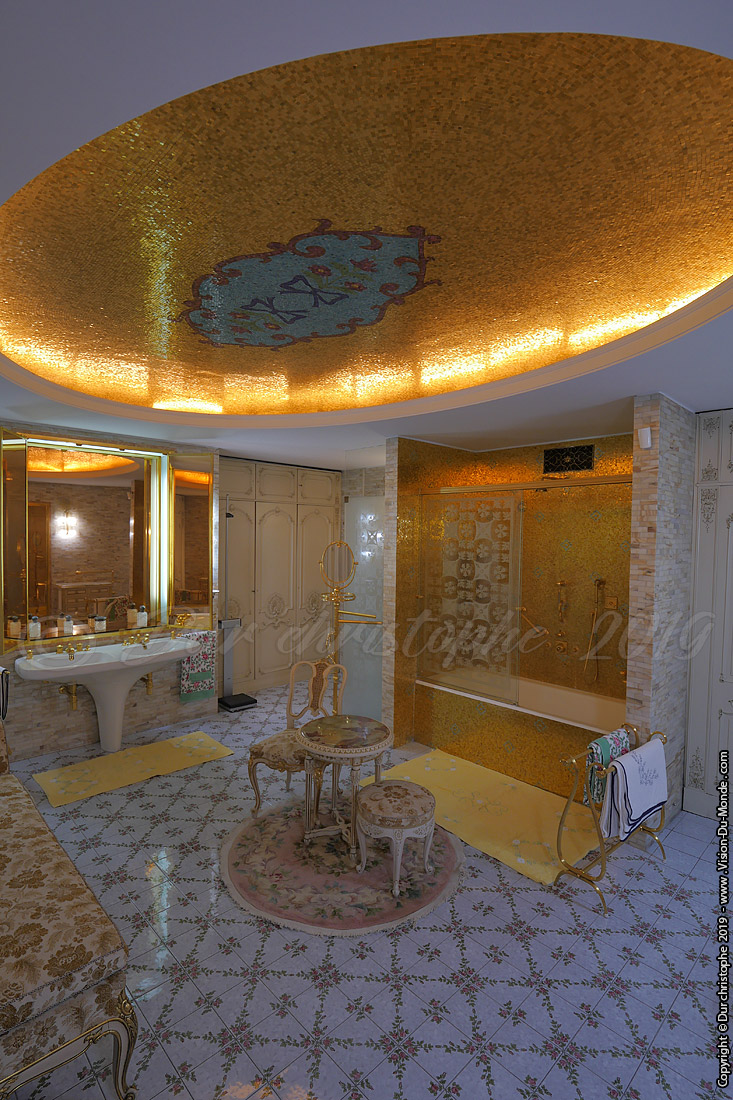 Une des salles de bain - Maison des Ceaucesceau - Bucarest