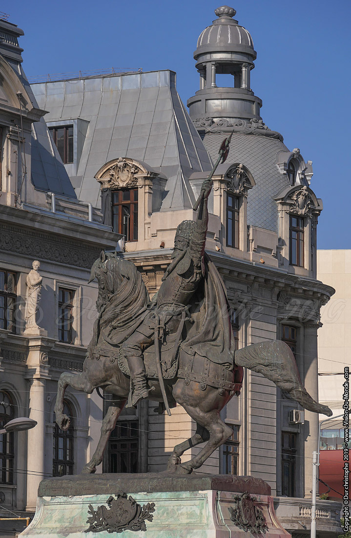 Statue  - Bucarest