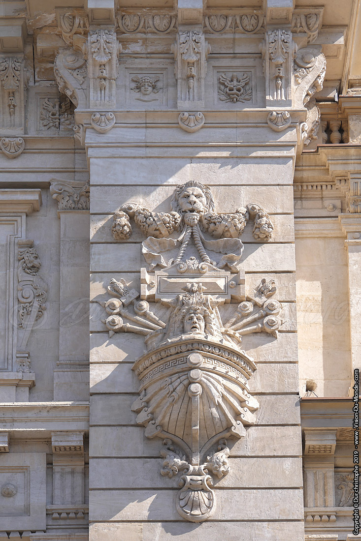 Façade - Bucarest