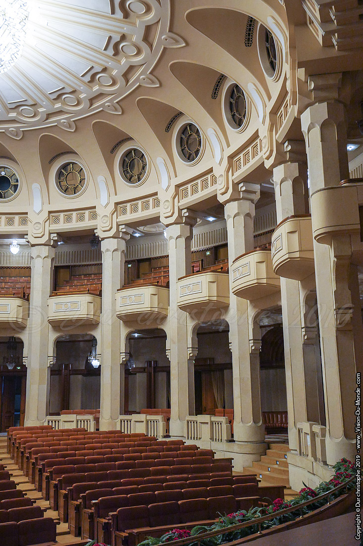 Le théatre - Palais du parlement - Bucarest